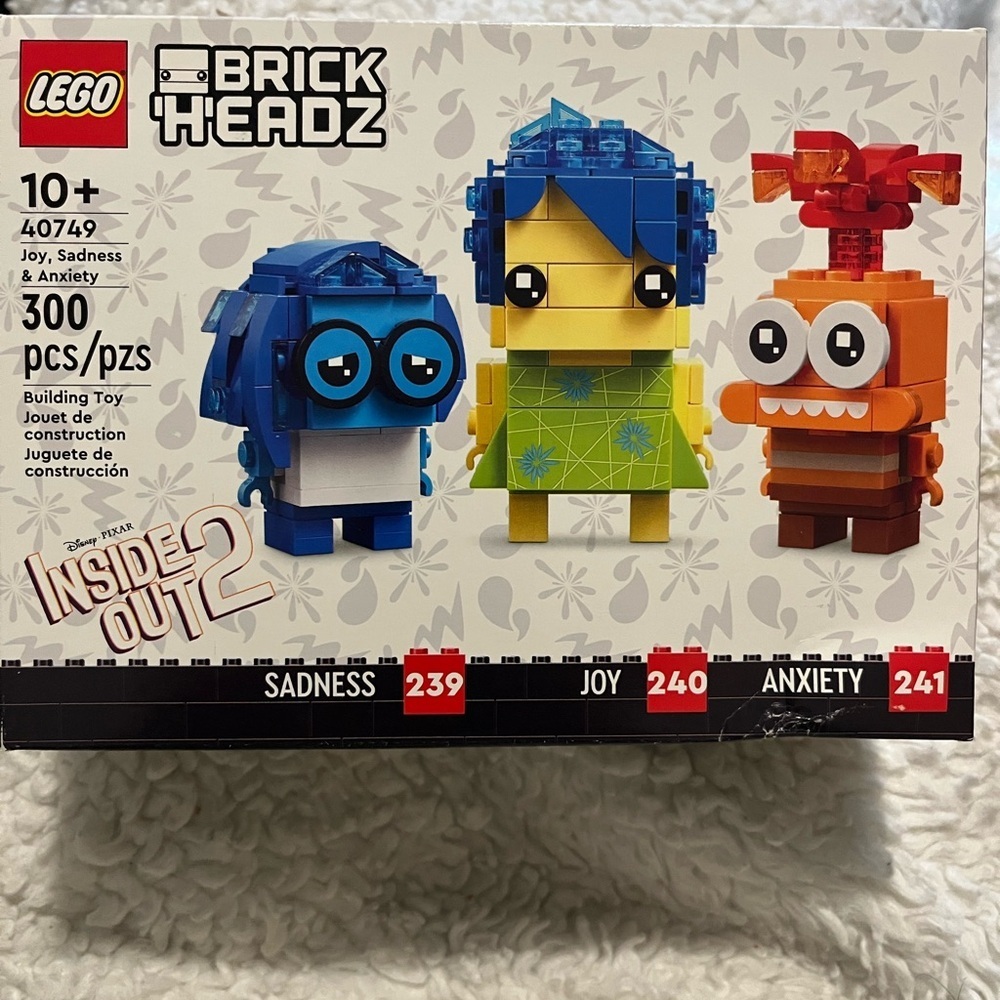 Lego Inside Out 2 Brick Headz 40749 NEW Joy Sadness Anxiety